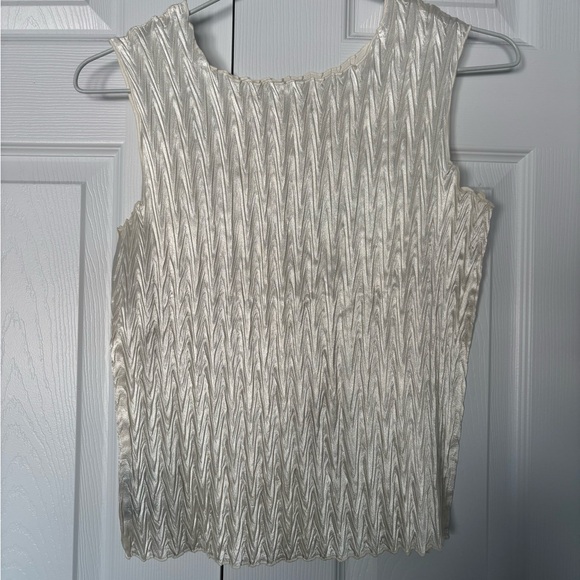 Cream Textured Tank Top - Picture 2 of 3